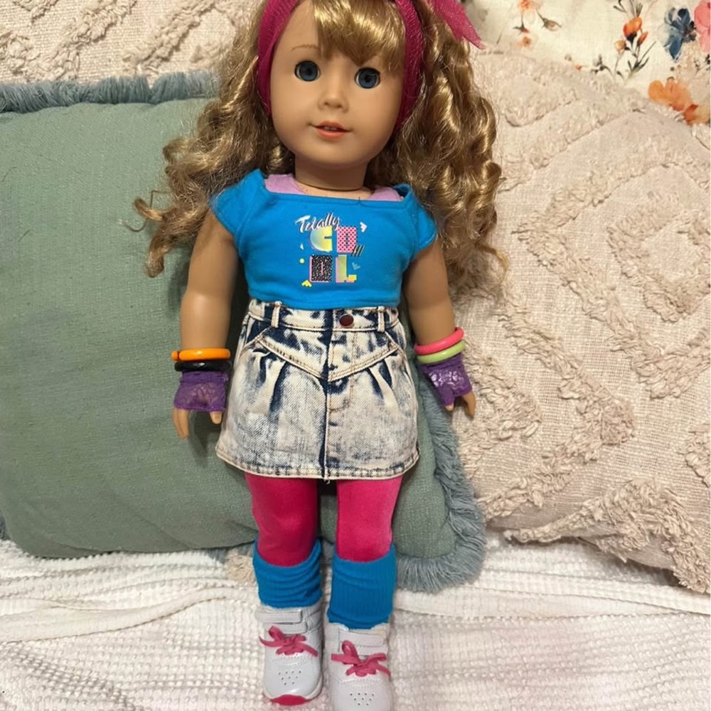 Courtney American girl doll